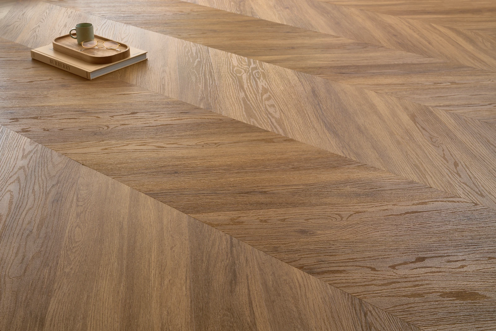 LVT-vinilna-talna-obloga-Chevron-Jersey-Oak-41102-ambient(1)