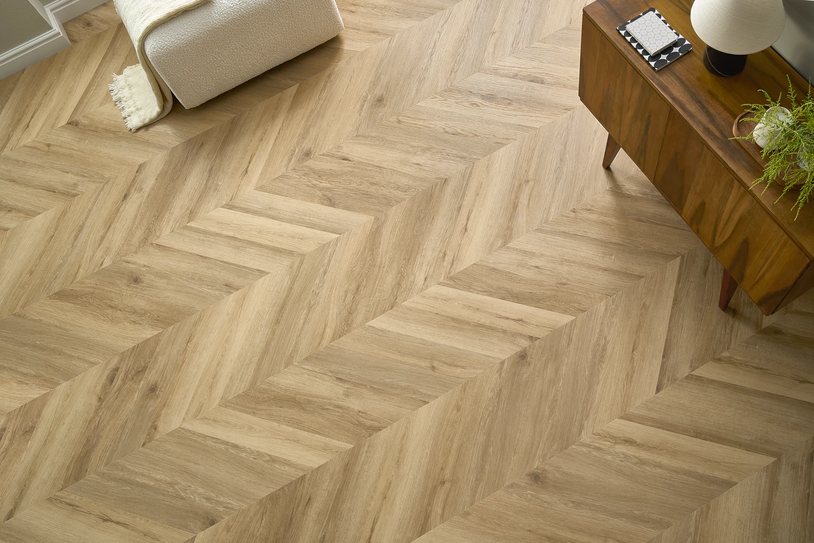 LVT-vinilna-talna-obloga-Chevron-Tucson-Oak-41592-ambient(1)