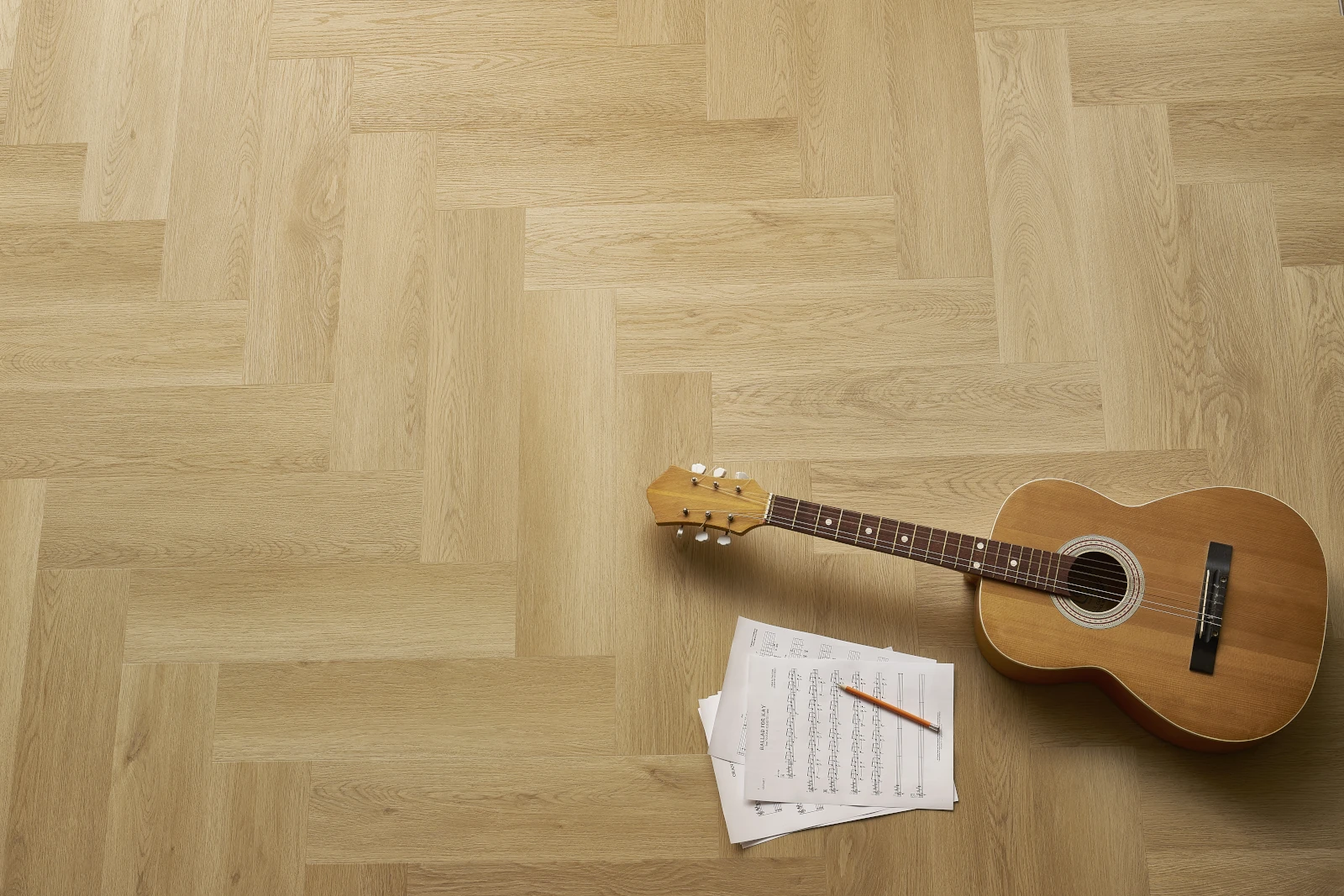 LVT-vinilna-talna-obloga-ribja-kost-Hartford-Oak-41825-ambient